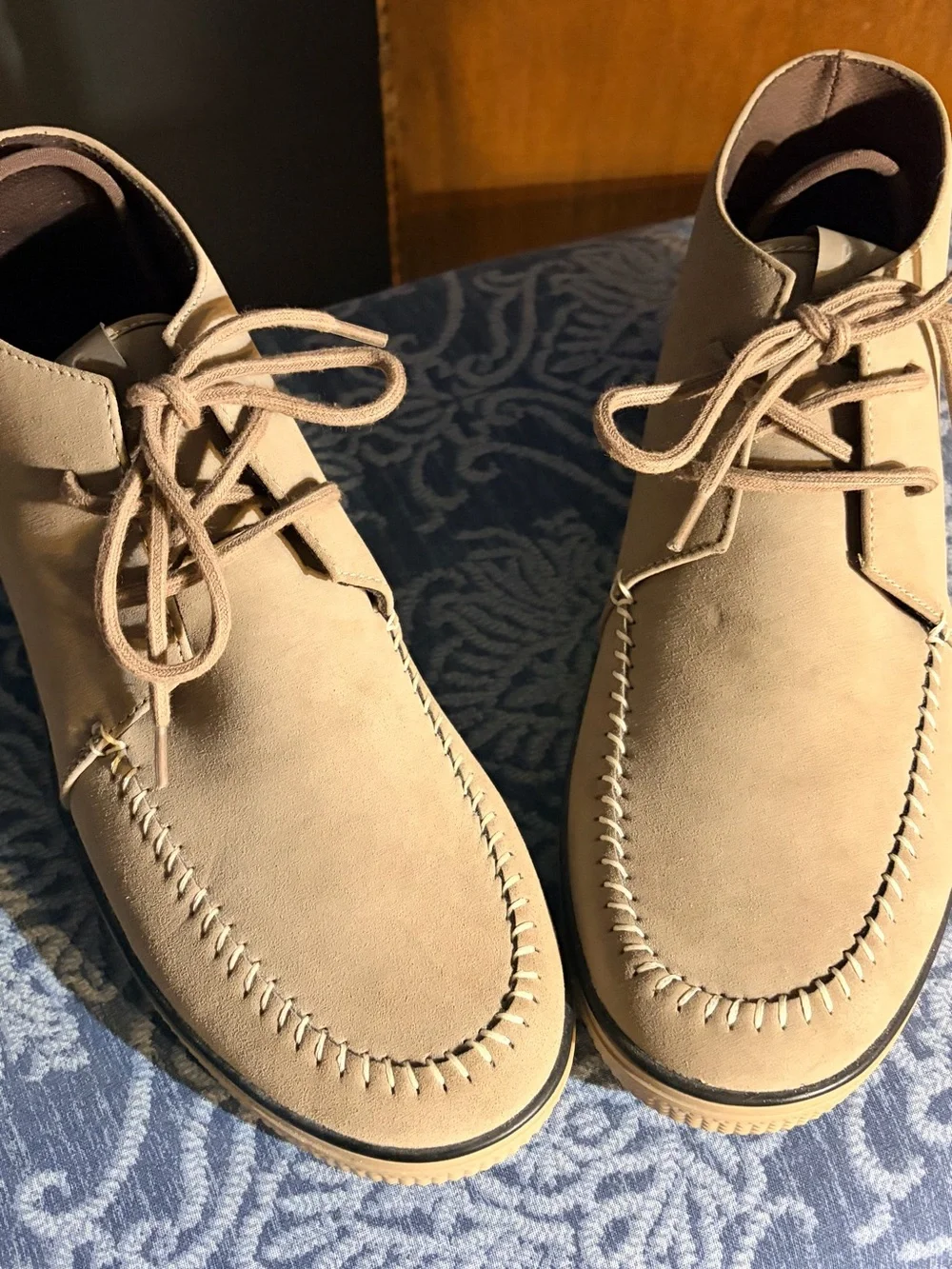 Kenneth Cole Men's Chukka Boots in Beige Size 10.5